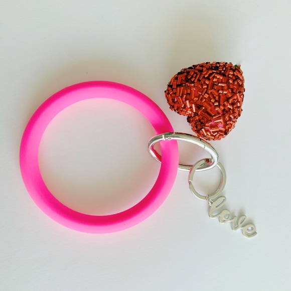 LOVE Charm KeyChain Bangle - Picture 2 of 4